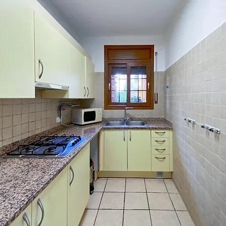 Ampuriahome Hosting 15, Pool & Mooring *