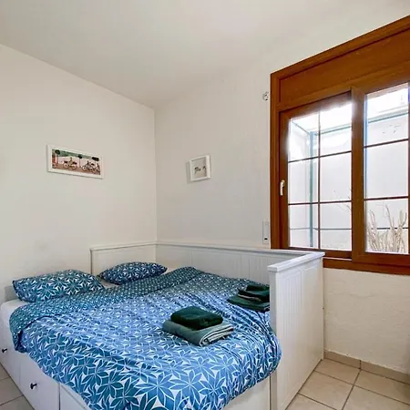 Ampuriahome Hosting 15, Pool & Mooring Villa Empuriabrava