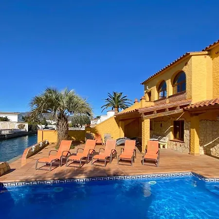 Villa Ampuriahome Hosting 15, Pool & Mooring Empuriabrava