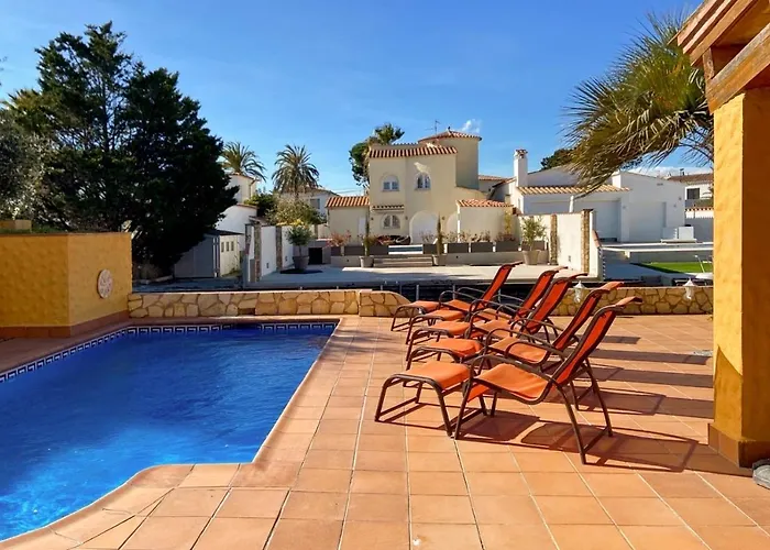 فيلة Ampuriahome Hosting 15, Pool & Mooring إمبوريابرافا
