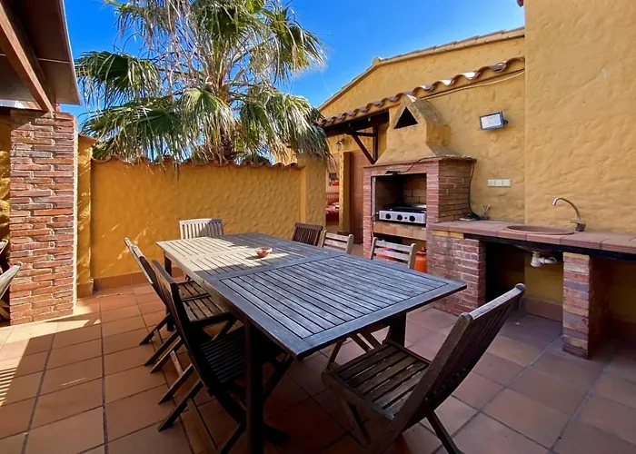 فيلة Ampuriahome Hosting 15, Pool & Mooring