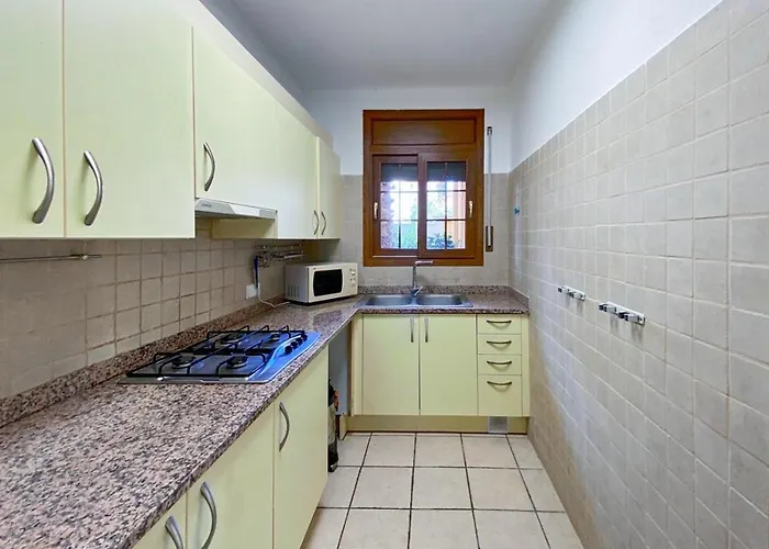 Ampuriahome Hosting 15, Pool & Mooring *