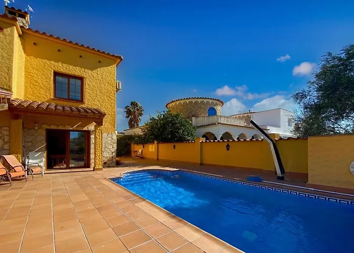 Ampuriahome Hosting 15, Pool & Mooring فيلة إمبوريابرافا