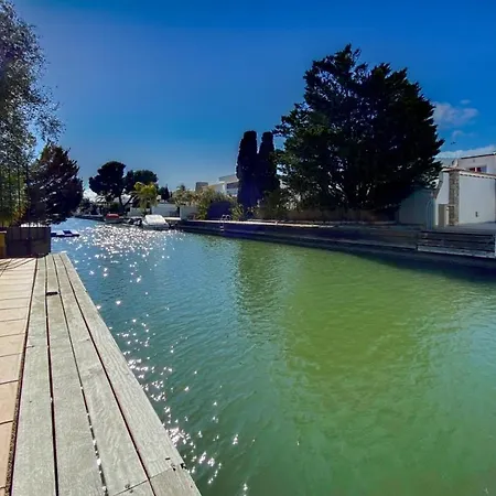 Ampuriahome Hosting 15, Pool & Mooring Empuriabrava