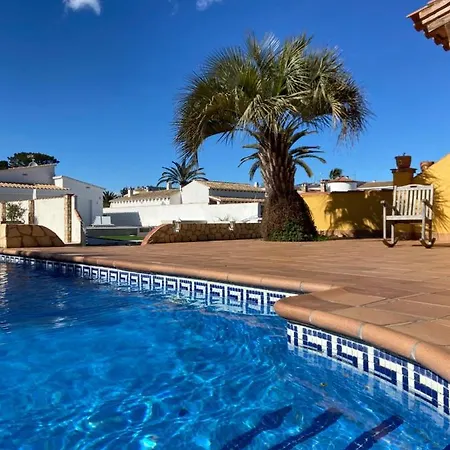 Βίλα Ampuriahome Hosting 15, Pool & Mooring Empuriabrava